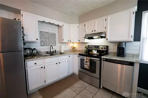 Kitchen - 2940 Purdue Dr, Kettering, OH 45420 photo 3 of 4