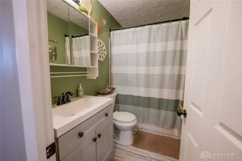 Bath - 2940 Purdue Dr, Kettering, OH 45420 photo 1 of 1