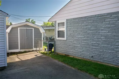 Exterior - 2940 Purdue Dr, Kettering, OH 45420 photo 5 of 7