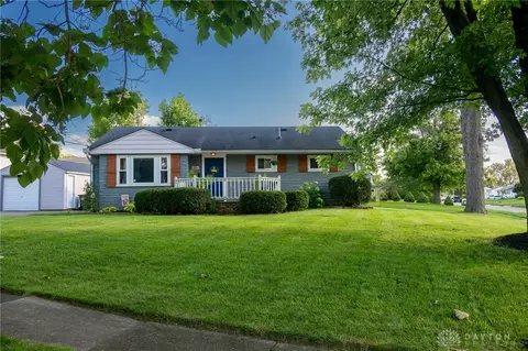 Exterior - 2940 Purdue Dr, Kettering, OH 45420 photo 2 of 7