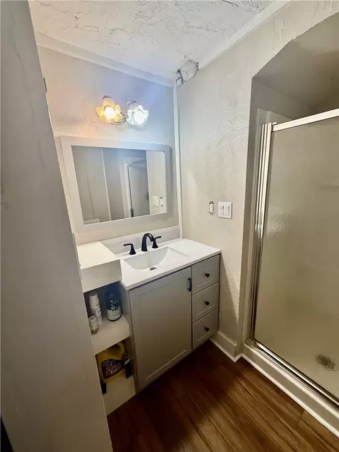 Bath - 3247 Aerial Ave, Kettering, OH 45429 photo 6 of 7