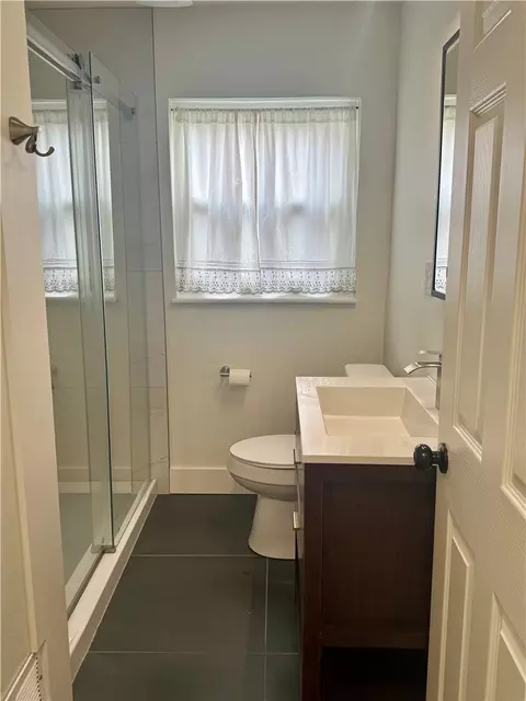 Bath - 3247 Aerial Ave, Kettering, OH 45429 photo 1 of 7