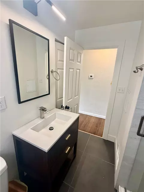 Bath - 3247 Aerial Ave, Kettering, OH 45429 photo 3 of 7