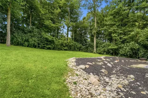 Exterior - 85 Bramblebush Ln, Springboro, OH 45066 photo 5 of 11