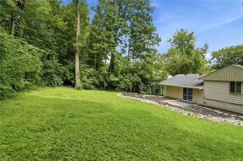 Exterior - 85 Bramblebush Ln, Springboro, OH 45066 photo 7 of 11