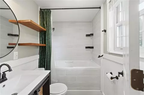 Bath - 85 Bramblebush Ln, Springboro, OH 45066 photo 2 of 2
