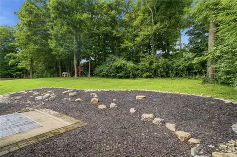 Exterior - 85 Bramblebush Ln, Springboro, OH 45066 photo 9 of 11
