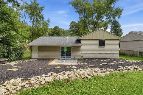 Exterior - 85 Bramblebush Ln, Springboro, OH 45066 photo 4 of 11
