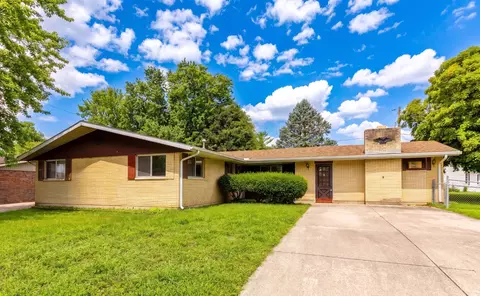 1906 Wilshire Dr, Xenia, OH 45385