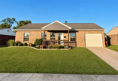 169 Brookmoor Dr, Brookville, OH 45309