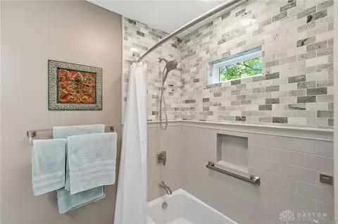 Bath - 4275 Trails End Dr, Kettering, OH 45429 photo 7 of 10