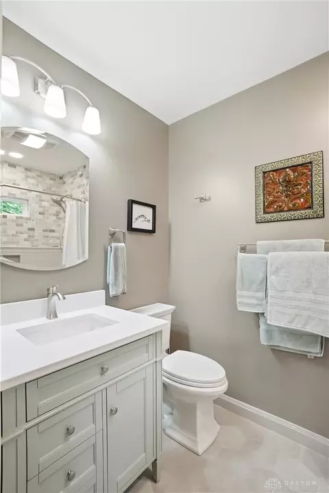 Bath - 4275 Trails End Dr, Kettering, OH 45429 photo 6 of 10