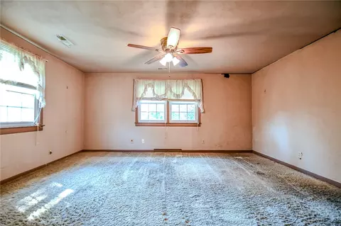 Bedroom - 960 East Dr, Kettering, OH 45419 photo 3 of 4