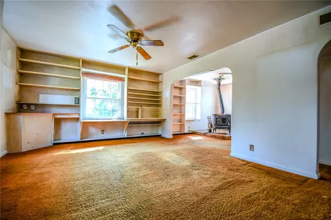 Living - 960 East Dr, Kettering, OH 45419 photo 3 of 5