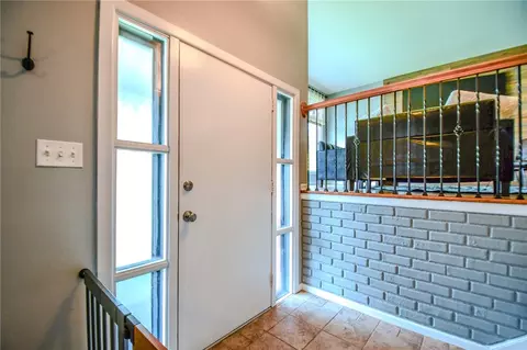 Entry Way - 1708 Dutchess, Kettering, OH 45420 photo 2 of 4