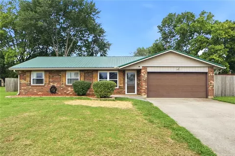 907 Marcia Dr, Trenton, OH 45067