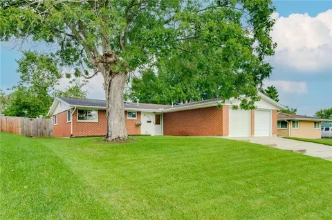 1377 Maplegrove Dr, Fairborn, OH 45324