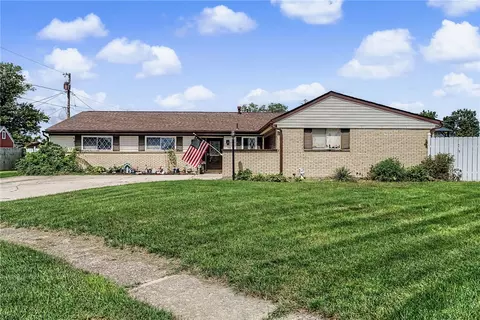 7013 Cologne Pl, Huber Heights, OH 45424