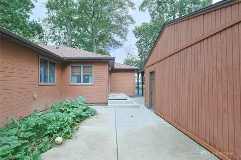 Exterior - 3091 Fairfield Pike, Springfield, OH 45502 photo 5 of 17