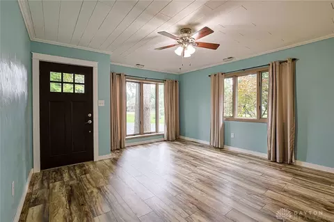 Living - 3091 Fairfield Pike, Springfield, OH 45502 photo 3 of 10