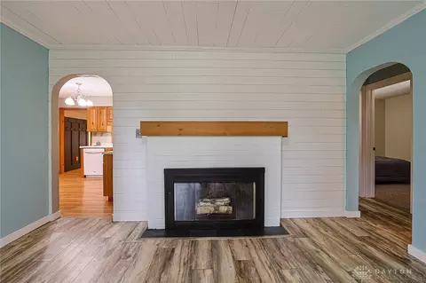 Living - 3091 Fairfield Pike, Springfield, OH 45502 photo 2 of 10