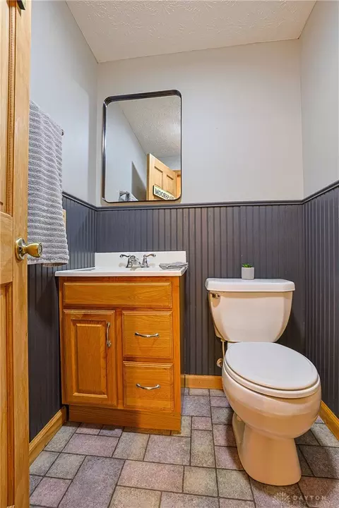 Bath - 3091 Fairfield Pike, Springfield, OH 45502 photo 3 of 4