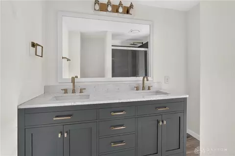 Bath - 1243 Student Ave, Springfield, OH 45503 photo 6 of 8