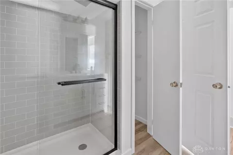 Bath - 1243 Student Ave, Springfield, OH 45503 photo 3 of 8