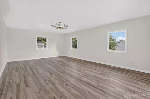 Living - 1243 Student Ave, Springfield, OH 45503 photo 6 of 7