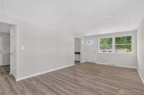 Living - 1243 Student Ave, Springfield, OH 45503 photo 2 of 7