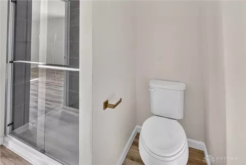 Bath - 1243 Student Ave, Springfield, OH 45503 photo 7 of 8