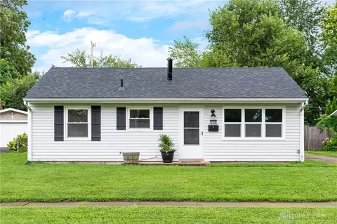 Exterior - 2105 Reardon Dr, Kettering, OH 45420 photo 3 of 4
