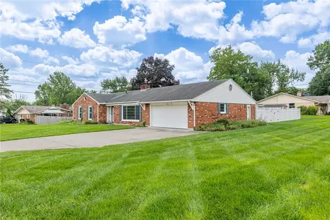 Exterior - 2206 Fox Run Rd, Centerville, OH 45459 photo 6 of 6