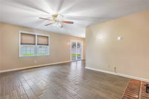 Living - 2206 Fox Run Rd, Centerville, OH 45459 photo 6 of 7