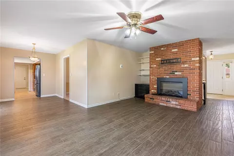 Living - 2206 Fox Run Rd, Centerville, OH 45459 photo 5 of 7