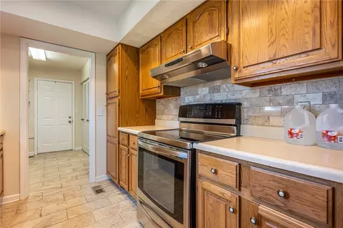 Kitchen - 2206 Fox Run Rd, Centerville, OH 45459 photo 4 of 4