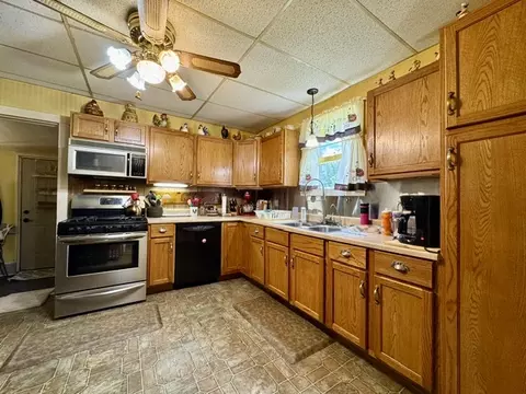 Kitchen - 145 Upper Valley Pike, Springfield, OH 45504 photo 1 of 6
