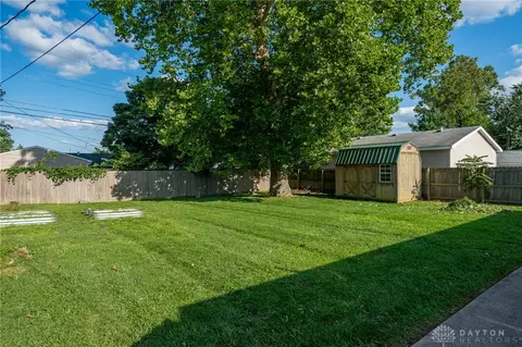 Exterior - 2442 Bellfield St, Kettering, OH 45420 photo 4 of 10