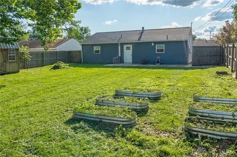 Exterior - 2442 Bellfield St, Kettering, OH 45420 photo 7 of 10