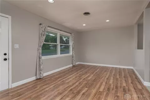 Living - 2442 Bellfield St, Kettering, OH 45420 photo 1 of 2