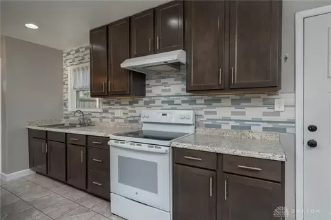 Kitchen - 2442 Bellfield St, Kettering, OH 45420 photo 3 of 5