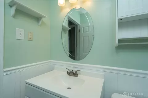 Bath - 2442 Bellfield St, Kettering, OH 45420 photo 3 of 3