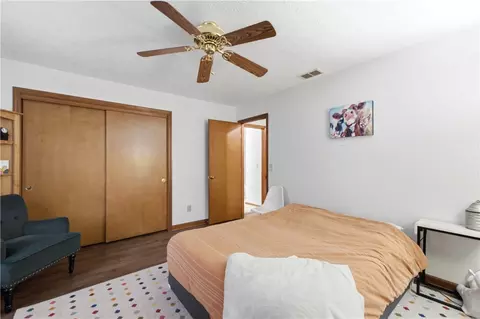 Bedroom - 1440 Southlyn Dr, Kettering, OH 45409 photo 2 of 3