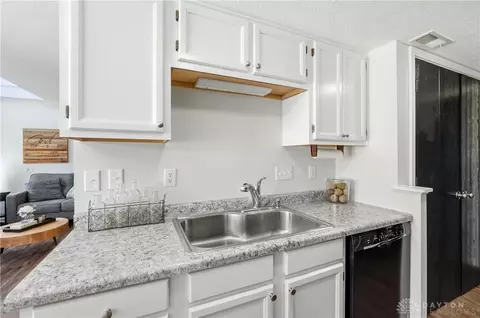 Kitchen - 7846 Hackney Cir, Maineville, OH 45039 photo 2 of 4