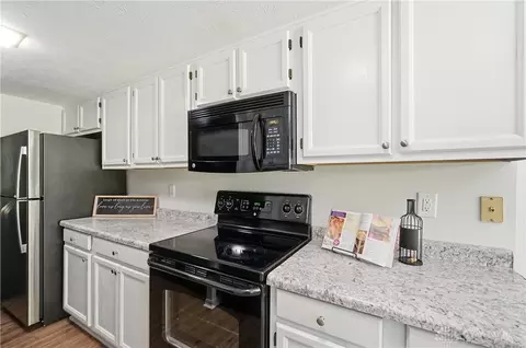 Kitchen - 7846 Hackney Cir, Maineville, OH 45039 photo 3 of 4
