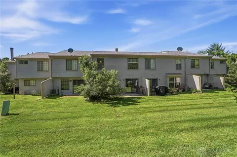 Exterior - 7846 Hackney Cir, Maineville, OH 45039 photo 5 of 10