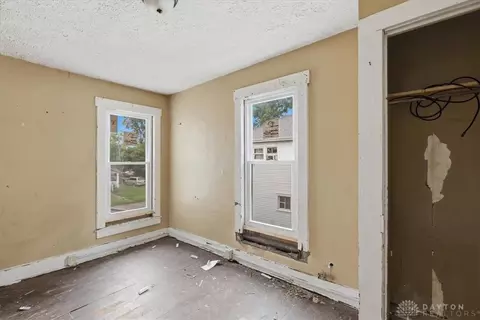 Bedroom - 1322 Linden Ave, Springfield, OH 45505 photo 2 of 7