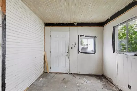 Entry Way - 1322 Linden Ave, Springfield, OH 45505 photo 1 of 7