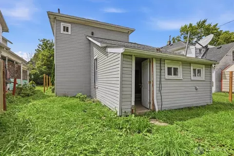 Exterior - 1322 Linden Ave, Springfield, OH 45505 photo 3 of 6