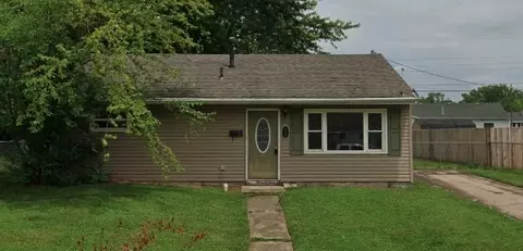 211 Redbank Dr, Fairborn, OH 45324
